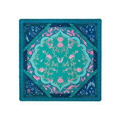 Esme Mat in Tube