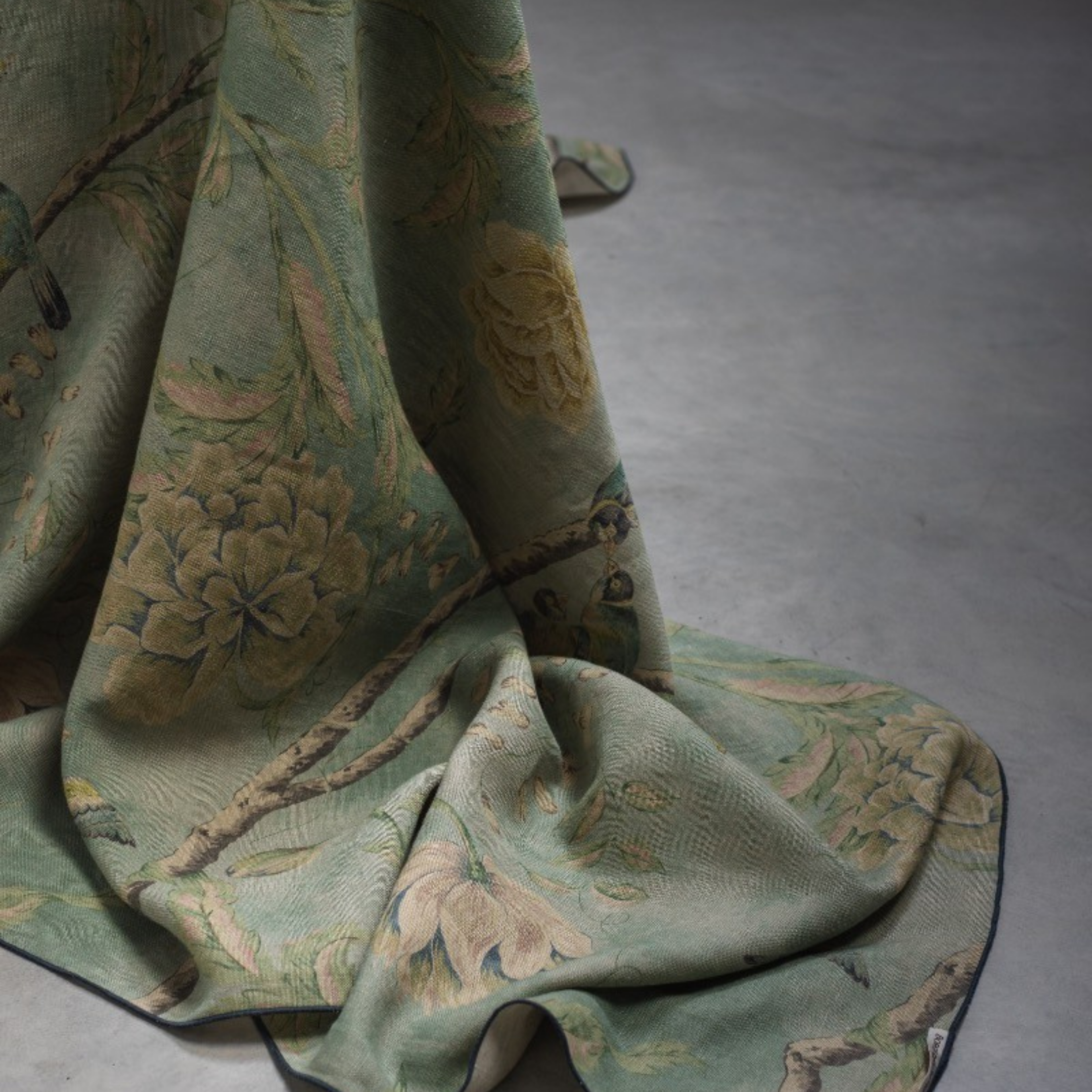 Filo Linen Tablecloth Affresco