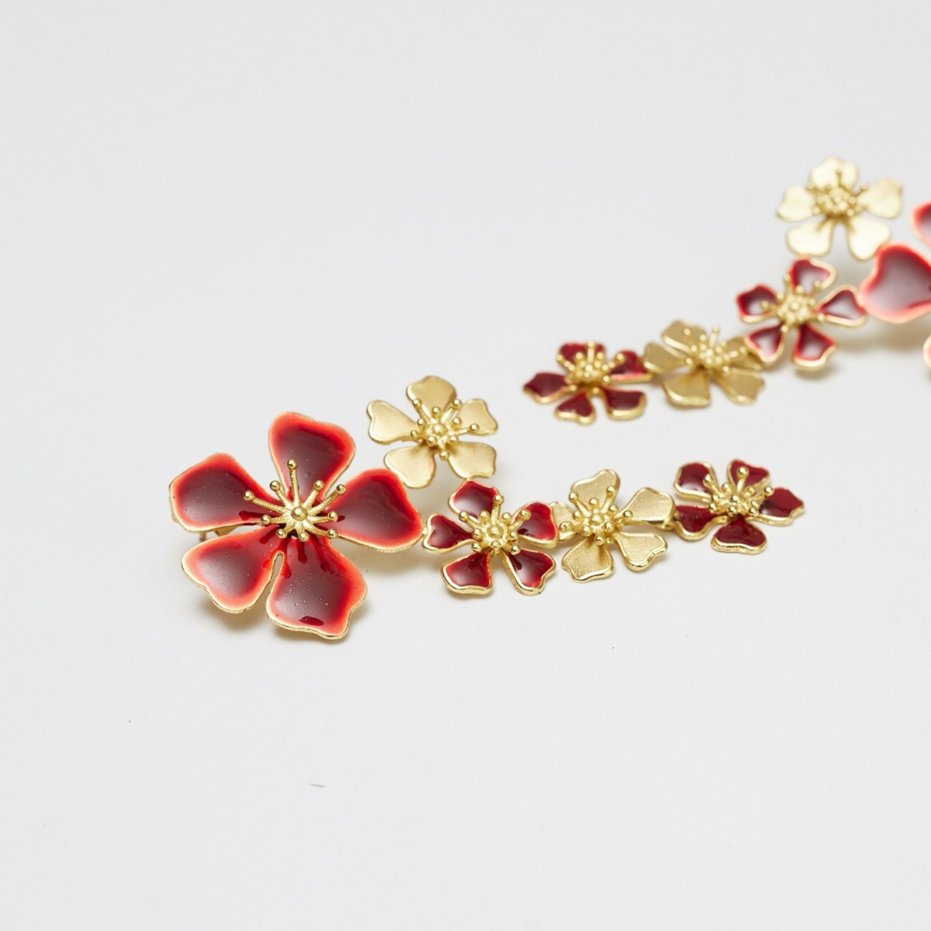 Falling Auroras Earrings - Red Wine