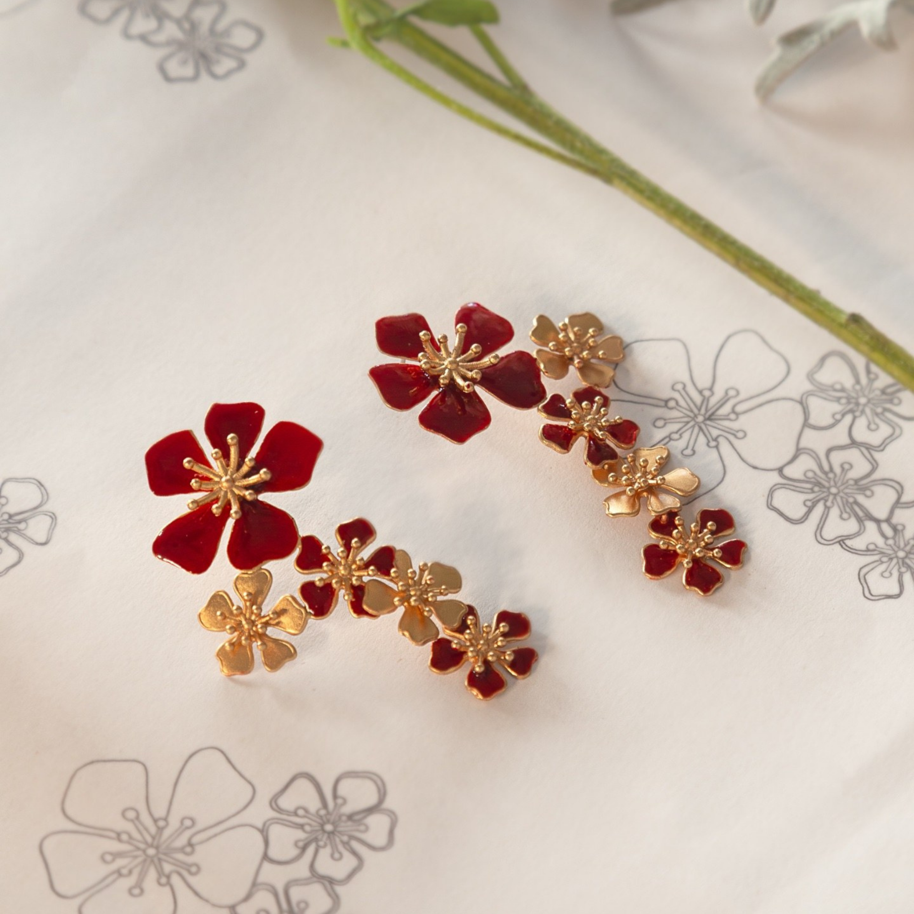 Falling Auroras Earrings - Red Wine