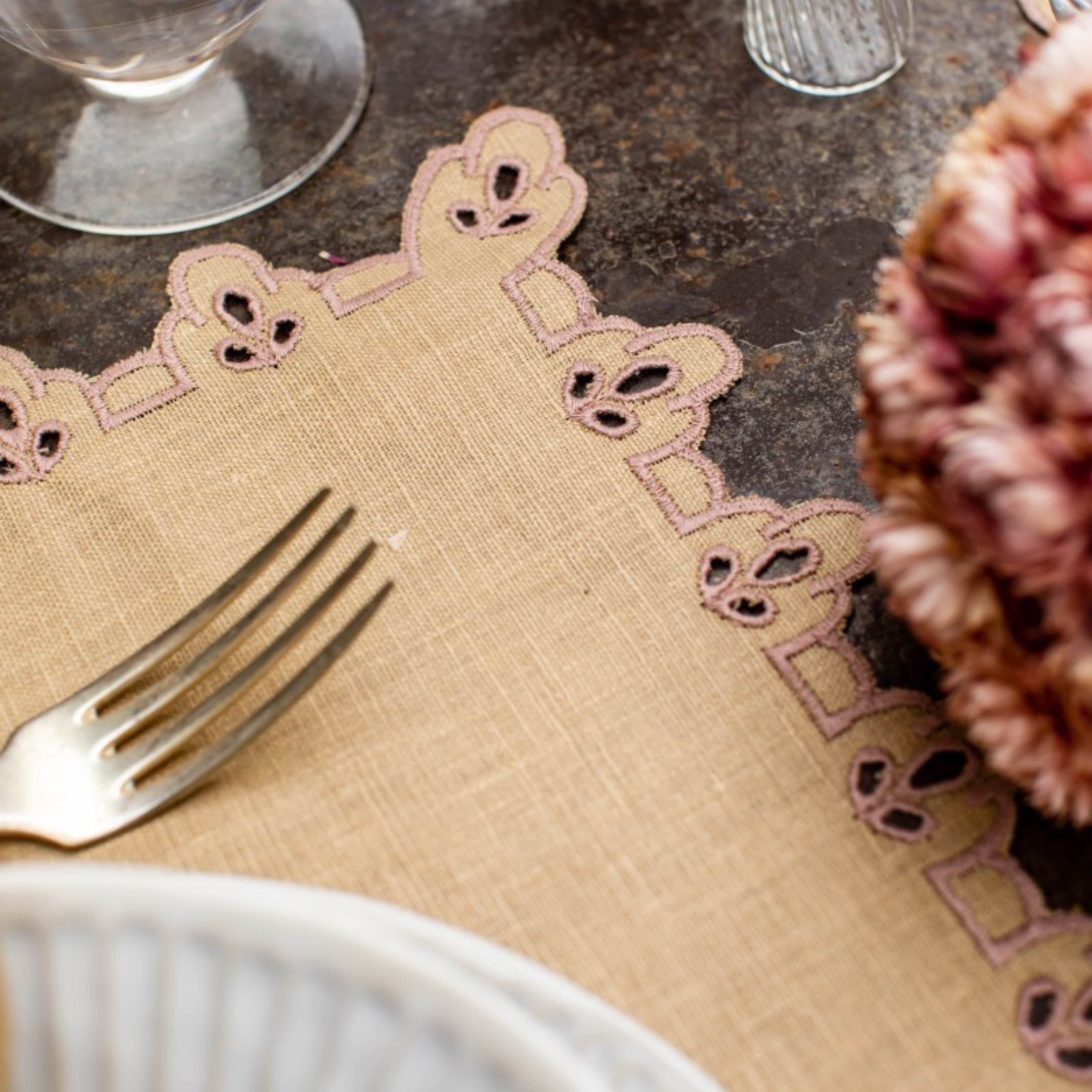 Amalfi Placemat in Stain Resistant Linen - Set of 4