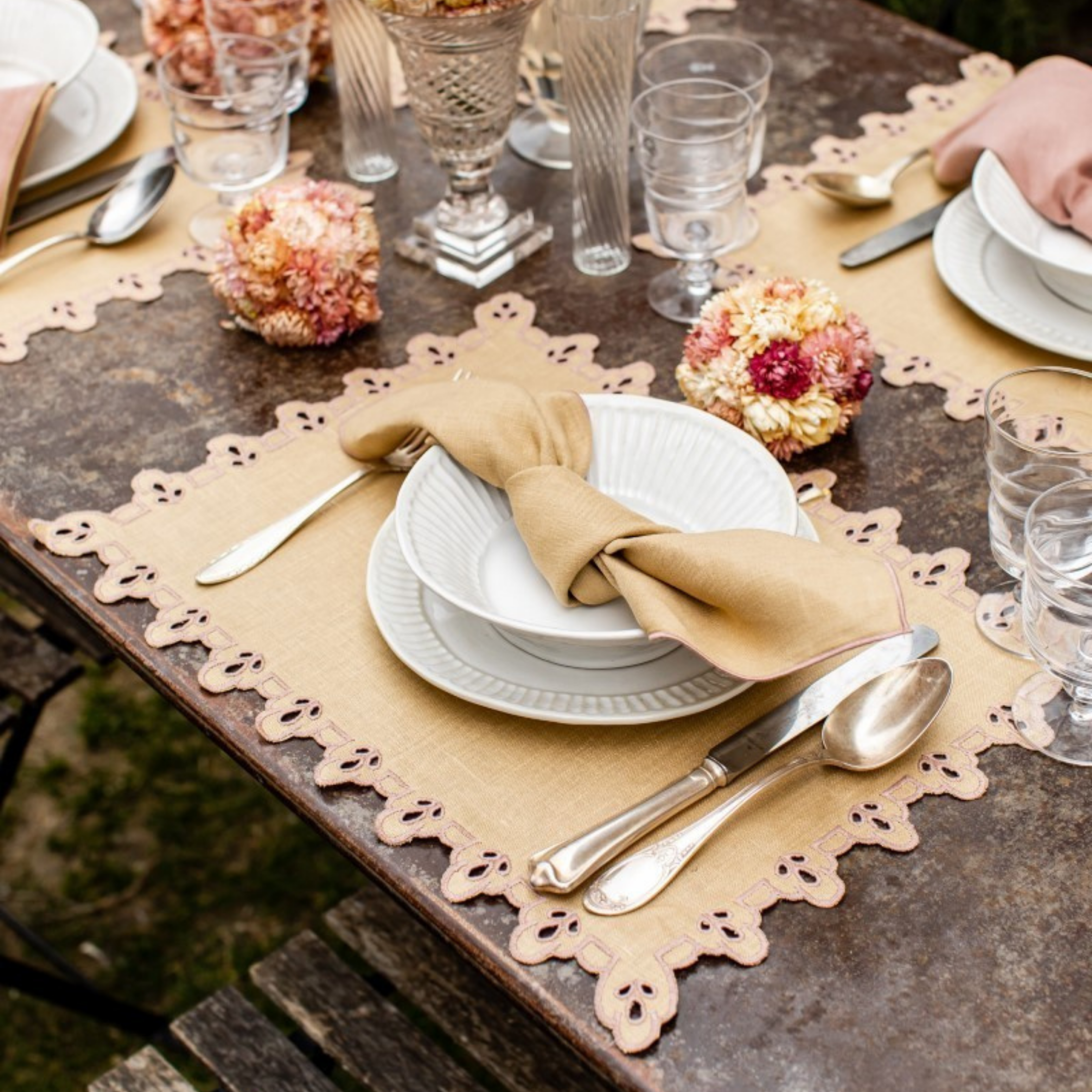 Amalfi Placemat in Stain Resistant Linen - Set of 4