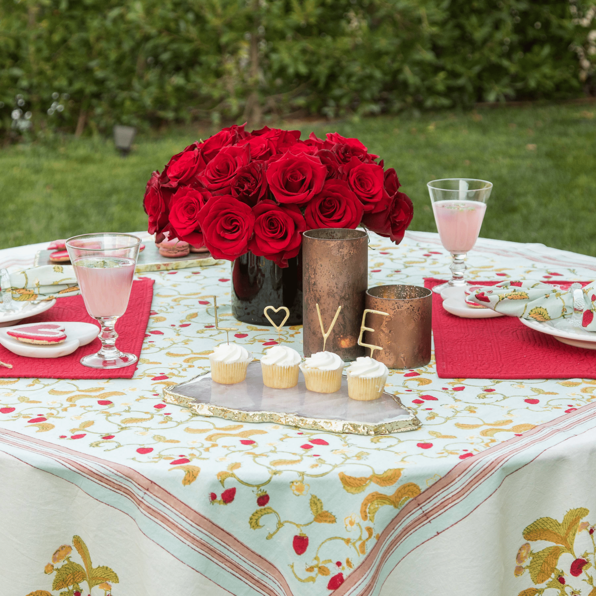 French Tablecloth - Strawberry Blue