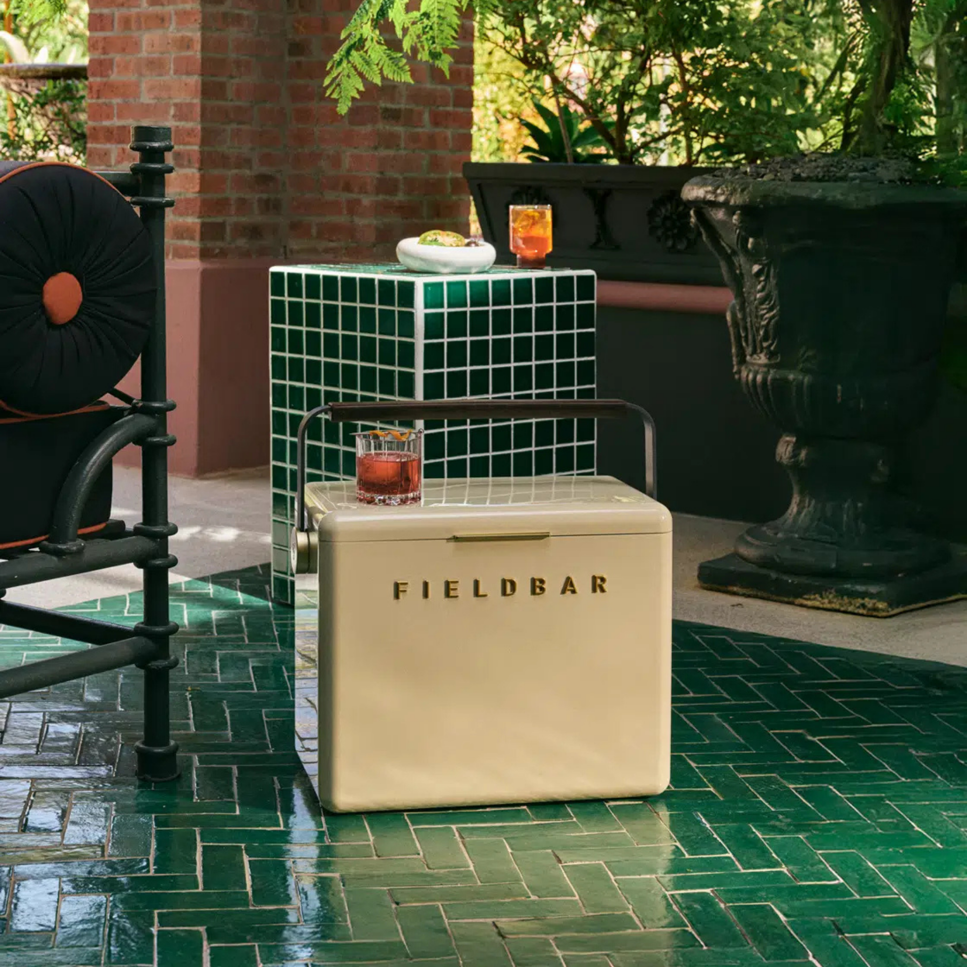 Gin Trunk